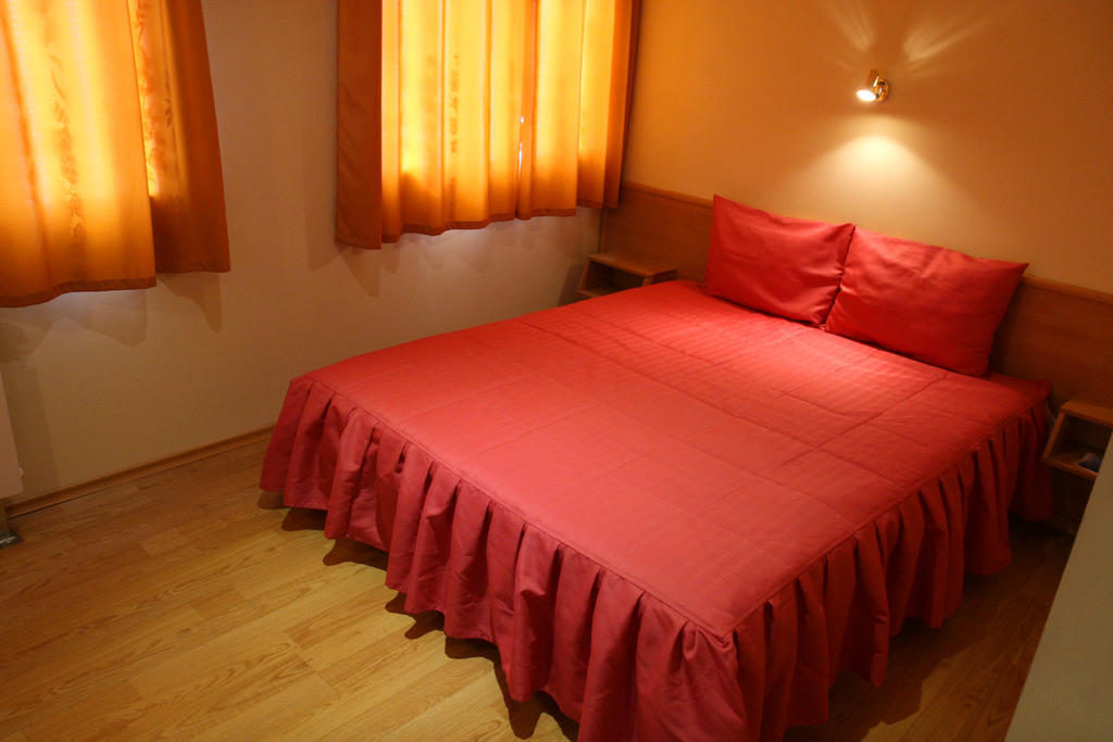 Hotel Mehdjarel Shumen Quarto foto